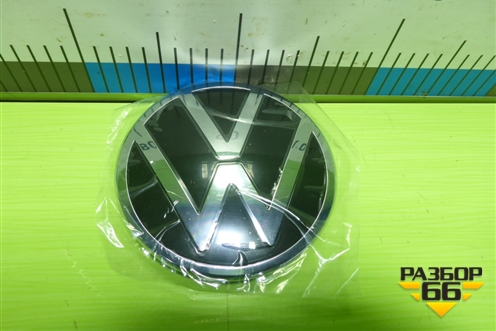 Эмблема в решетку радиатора (5H0853601D) для Volkswagen Polo с 2020г (Поло)