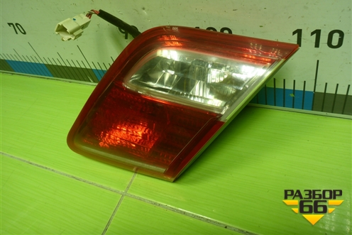 Фонарь задний внутренний правый (8158106350) для Toyota Camry XV40 с 2006-2011г (Камри)
