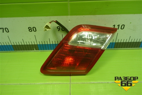 Фонарь задний внутренний правый (8158106350) для Toyota Camry XV40 с 2006-2011г (Камри)