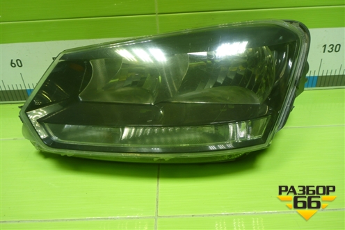 Фара левая (после 2013г галоген) (5L1941015D) для Skoda Yeti с 2009г (Етти)