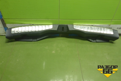 Обшивка багажника на заднюю панель (84640SWWE0) для Honda CR-V(RE) с 2006-2012г (ЦРВ СРВ)