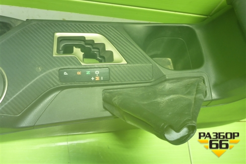 Подлокотник (5890142090) для Toyota Rav-4 с 2012-2019г (Рав 4)
