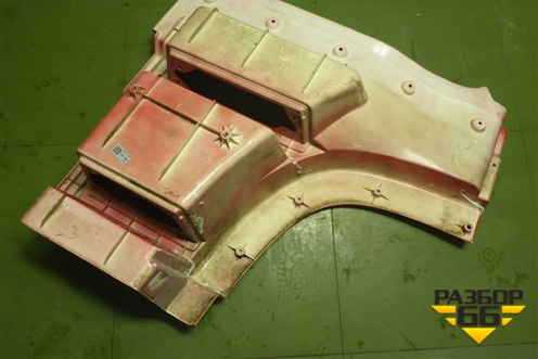Корпус подножки правой (8405224C6201) для Dongfeng DFH4180