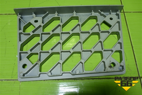 Подножка ступенька правая (8405208C6200) для Dongfeng DFH4180