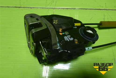 Замок двери задней левой (4 контакта) (6906033120) для Toyota Camry XV50 с 2011-2018г (Камри)