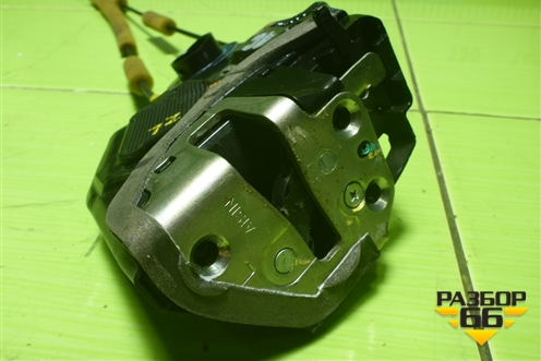 Замок двери задней левой (4 контакта) (6906033120) для Toyota Camry XV50 с 2011-2018г (Камри)