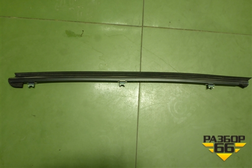 Накладка стекла заднего левого (внутренняя) для Toyota Camry XV50 с 2011-2018г (Камри)
