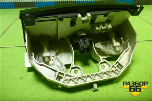 Модуль управления отопителем для Mazda Mazda 3 (BK) с 2003-2009г 