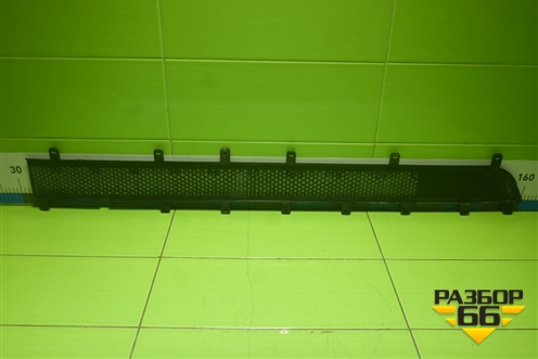 Решетка в капот  верхняя (WG1642111015) для Howo HW76