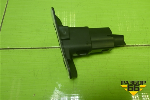 Кронштейн форсунки омывателя фары левой (6RU807941) для Volkswagen Polo (седан) с 2010г (Поло)