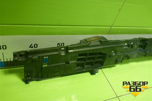 Кронштейн заднего бампера центральный (после 2012г) (5261560081) для Toyota Land Cruiser (200) с 2008г (Ленд Крузер)