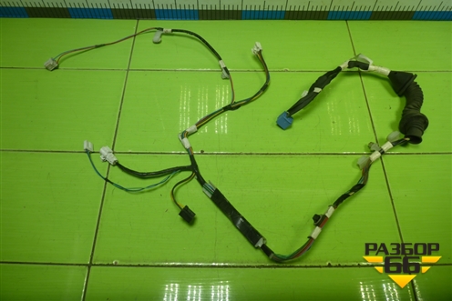 Проводка двери передней правой (8215112D90) для Toyota Corolla (E15) с 2006-2013г (Королла 150)