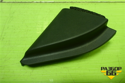 Накладка двери передней правой уголок (6749112500) для Toyota Corolla (E15) с 2006-2013г (Королла 150)