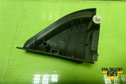 Накладка двери передней правой уголок (6749112500) для Toyota Corolla (E15) с 2006-2013г (Королла 150)