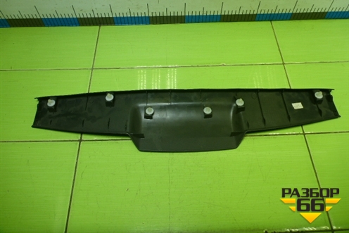 Обшивка двери багажника (верхняя) (6479002030) для Toyota Auris с 2006-2012г (Аурис)