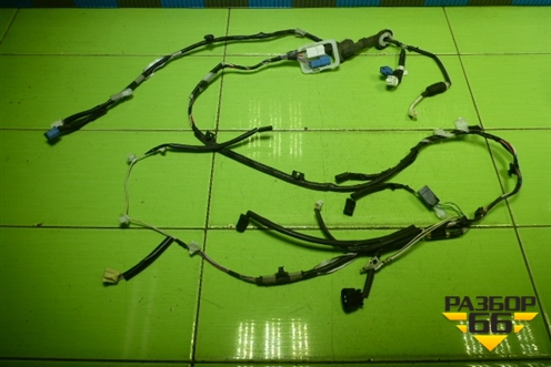 Проводка двери багажника (8218502150F) для Toyota Auris с 2006-2012г (Аурис)