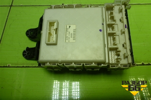 Блок предохранителей салонный (8273012390) для Toyota Corolla (E15) с 2006-2013г (Королла 150)