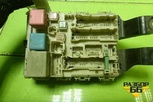 Блок предохранителей салонный (8273012390) для Toyota Corolla (E15) с 2006-2013г (Королла 150)