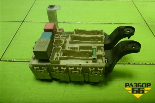 Блок предохранителей салонный (8273012390) для Toyota Corolla (E15) с 2006-2013г (Королла 150)