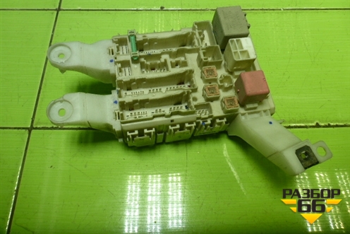 Блок предохранителей салонный (8273002150A) для Toyota Auris с 2006-2012г (Аурис)