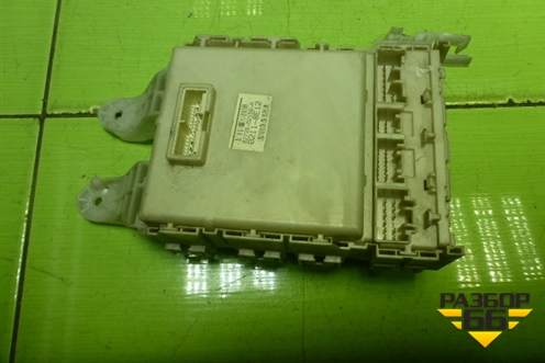 Блок предохранителей салонный (8273002150A) для Toyota Auris с 2006-2012г (Аурис)