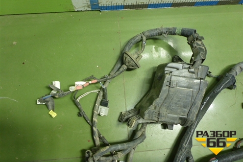 Проводка подкапотная (8211142K90) для Toyota Rav-4 с 2006-2013г (Рав 4)