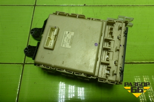 Блок предохранителей салонный (8273012U00) для Toyota Corolla (E15) с 2006-2013г (Королла 150)