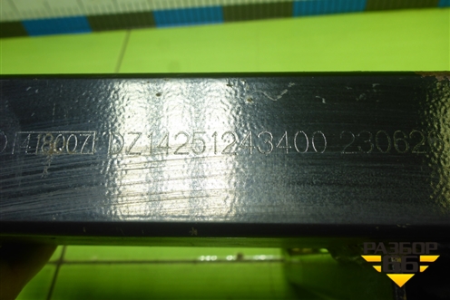 Кронштейн подножки  (DZ15221240128) для Shacman (shaanxi) X3000 (Х3000)