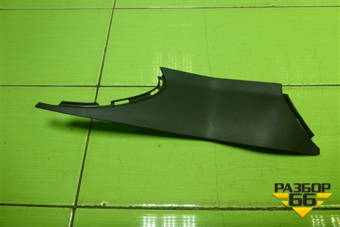 Накладка внутренняя (на консоль правая) (7631179J0) для Suzuki SX4 с 2006-2013г (СХ4)