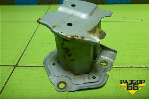 Кронштейн усилителя заднего бампера правый для Toyota Corolla (E15) с 2006-2013г (Королла 150)