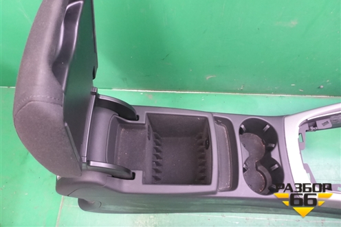 Подлокотник (8R0864981) для Audi Q5 c 2008-2017г (Ку 5)