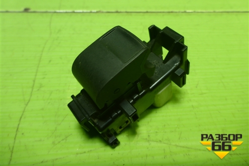 Кнопка стеклоподъёмника задняя левая для Toyota Rav-4 с 2012-2019г (Рав 4)