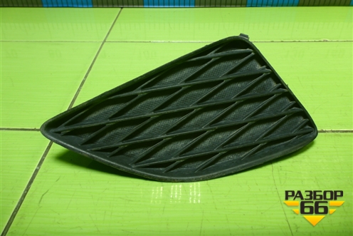 Решетка в передний бампер правая (8148112080) для Toyota Corolla (E15) с 2006-2013г (Королла 150)