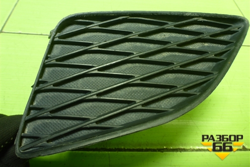 Решетка в передний бампер левая (8148212060) для Toyota Corolla (E15) с 2006-2013г (Королла 150)