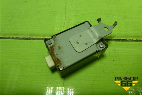 Блок управления центральным замком (8974112240) для Toyota Corolla (E15) с 2006-2013г (Королла 150)