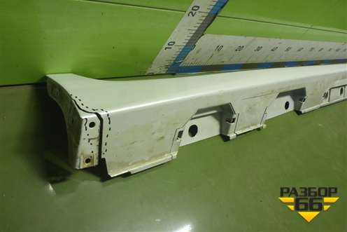 Накладка на порог наружная правая (7585106360) для Toyota Camry XV70 с 2017-2026г (Камри)
