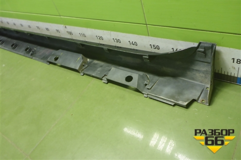 Накладка на порог наружная правая (7585106360) для Toyota Camry XV70 с 2017-2026г (Камри)
