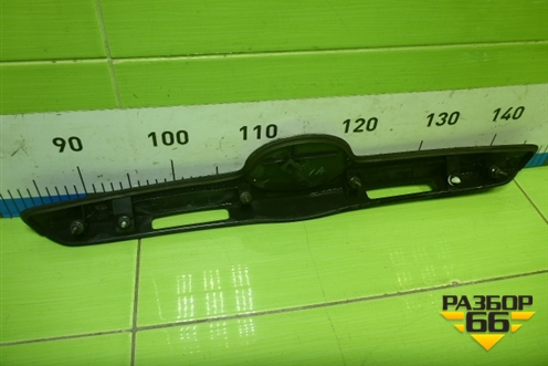 Накладка крышки багажника (7681133901) для Toyota Camry XV40 с 2006-2011г (Камри)