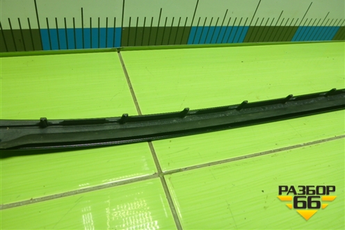 Молдинг лобового стекла правый (51317463527) для BMW X5 G05 с 2018г (Х5 Г05)