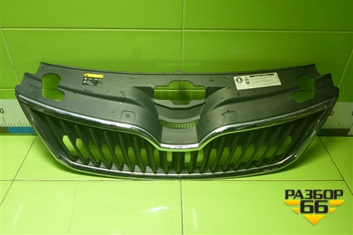 Решетка радиатора (5JA853668) для Skoda Rapid с 2013г (Рапид)
