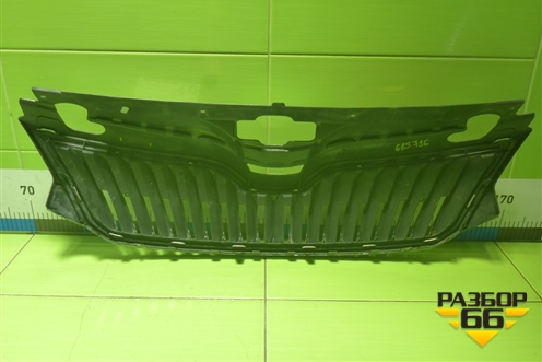 Решетка радиатора (5JA853668) для Skoda Rapid с 2013г (Рапид)