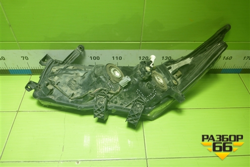 Фара правая (до 2016г галоген) (8111002E70) для Toyota Corolla (E18) с 2012-2019г (Королла 180)