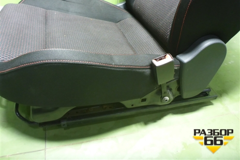 Сиденья комплект (без обогрева, без AIR BAG лифтбэк) для Skoda Rapid с 2013г (Рапид)