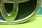 Эмблема (в передний бампер до 2015г) (7531212320) для Toyota Rav-4 с 2012-2019г (Рав 4)