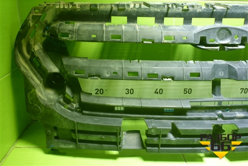 Кронштейн решетки радиатора (после 2016 г) (GV448A164A) для Ford Kuga с 2012г (Куга 2)